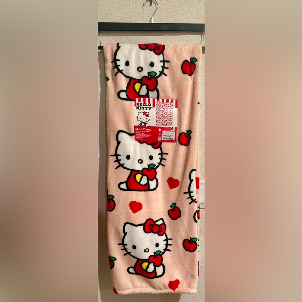Hello Kitty Apple Blanket